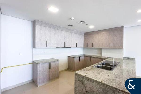 Low Floor | Close to Metro | One Bedroom