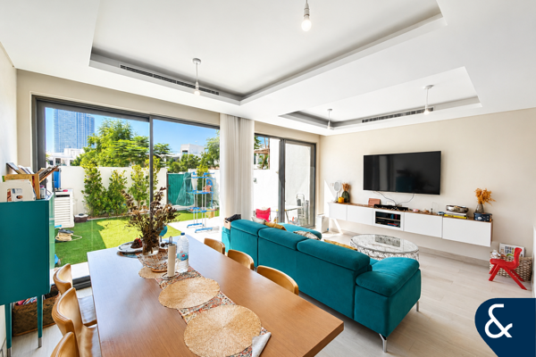 4BR | Single Row | Upgraded | Park Backing