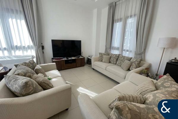 Pool View | Spacious | Available 15th Oct