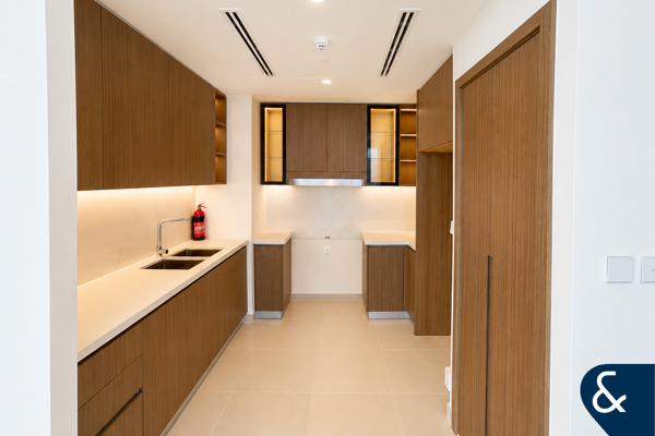 Full Canal Views | Luxurious | Vacant