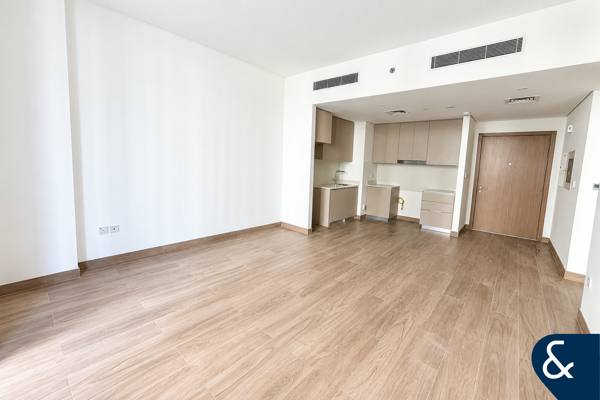 1 Bedroom | Large Terrace | Private Beach
