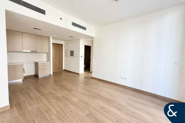 1 Bedroom | Large Terrace | Private Beach