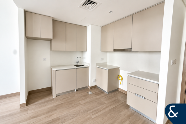 1 Bedroom | Large Terrace | Private Beach