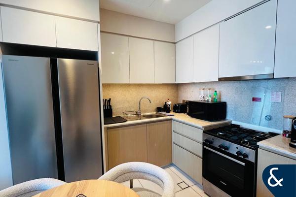 2 Bed | Burj Khalifa View | Furnished