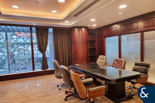 Emaar Corporate | Immaculate Office