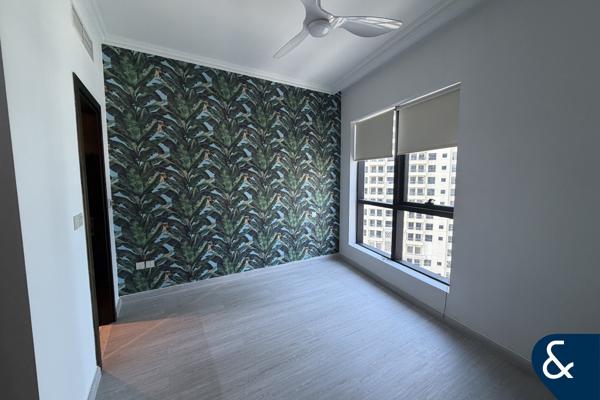 One Bedroom | Vacant | Upgraded | Sea View
