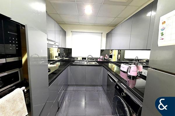 Corner Unit | Single Row | Great Location