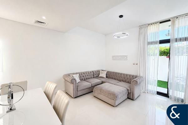 Corner Unit | Single Row | Great Location