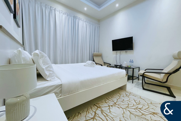 Vacant | Spacious Studio | Canal View