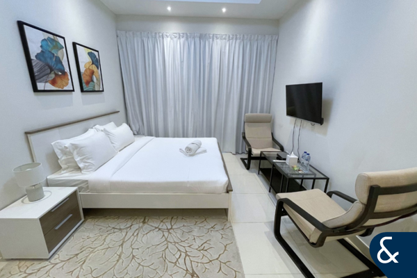 Vacant | Spacious Studio | Canal View