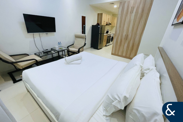 Vacant | Spacious Studio | Canal View
