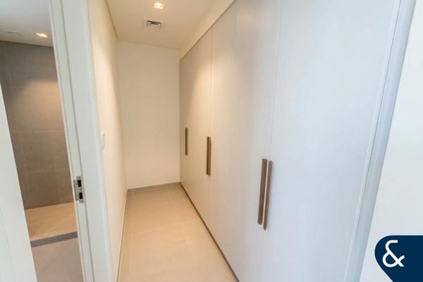 Single Row | Pool & Park Backing | Vacant