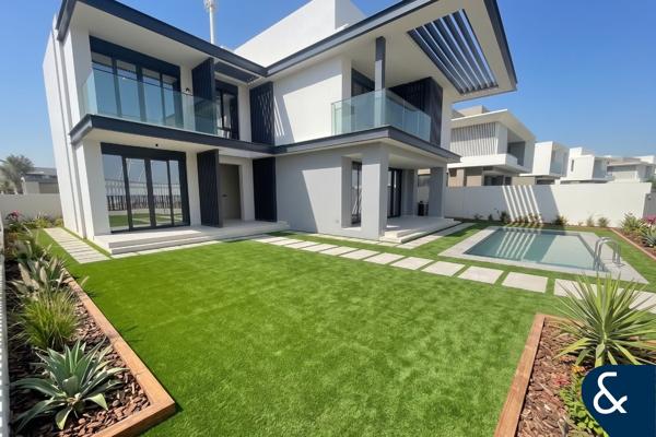 Corner Villa | Swimming Pool | Vacant