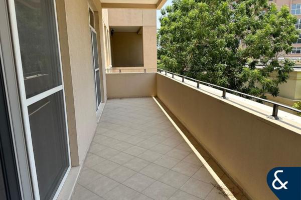 Spacious 1 bedroom | Vacant | Pool Facing