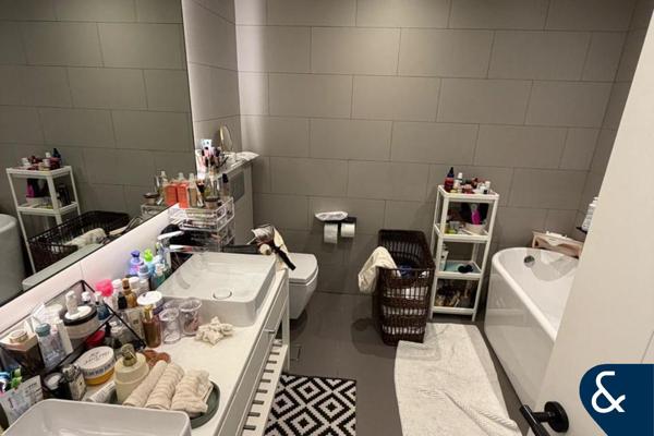 Vacant on transfer | Huge floor space | View
