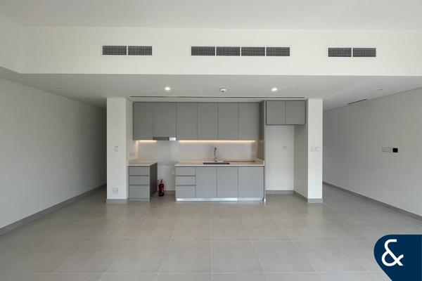 Middle Kitchen | Brand New Unit | 3 Bed