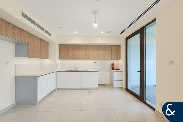 Single Row | Backs Linear Park | High Rent