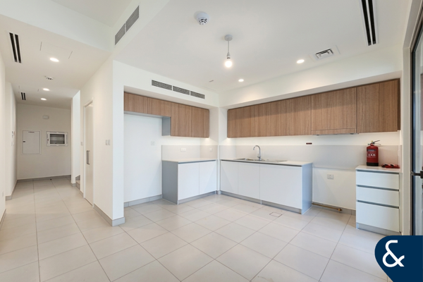 Single Row | Backs Linear Park | High Rent