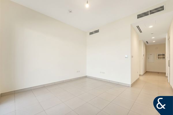 Single Row | Backs Linear Park | High Rent