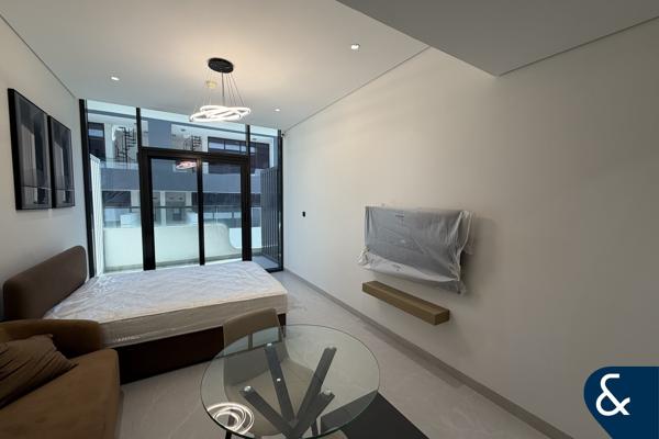 Furnished | Vacant | Rooftop pool