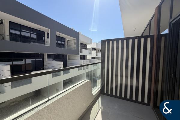 Furnished | Vacant | Rooftop pool