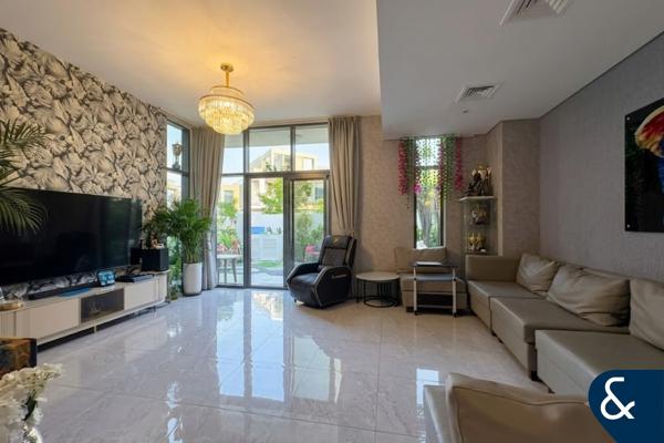 Rare Corner Plot | Single Row | Upgraded