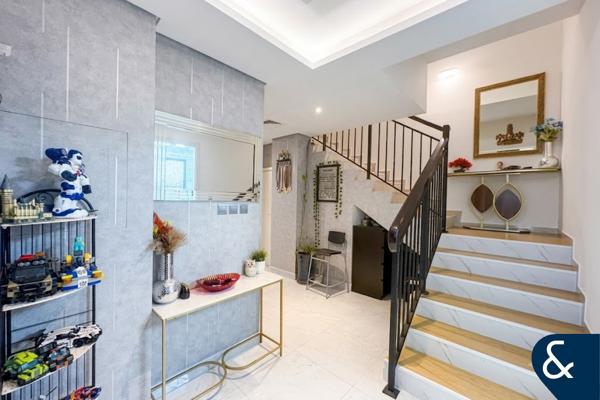Rare Corner Plot | Single Row | Upgraded