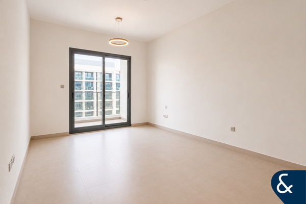 Vacant | Large Balcony Terrace | High Floor