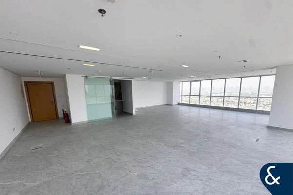 Open Space | Corner Unit | Vacant on Transfer
