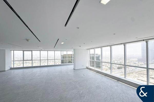 Open Space | Corner Unit | Vacant on Transfer