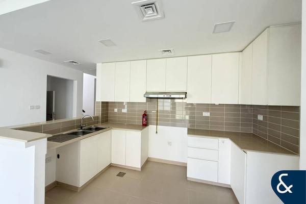 4 Bedrooms | Spacious Garden | True Corner