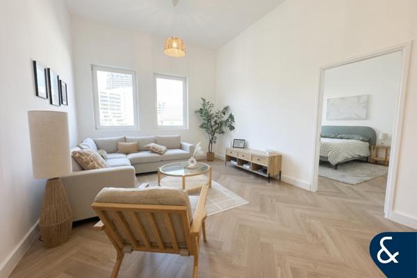 Upgraded | 1 Bed | Superb Uptown Location
