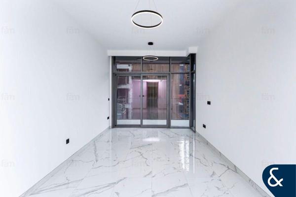 One Bedroom | Vacant | Closed Kitchen