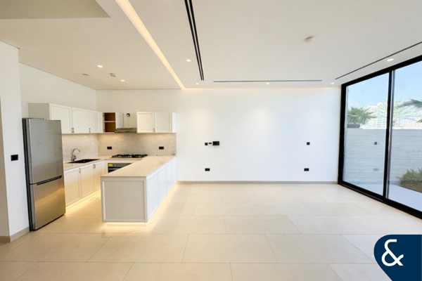 Last unit available | Corner | Brand New
