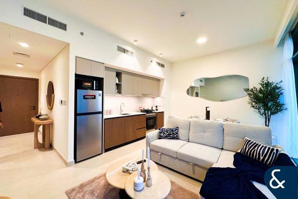 Furnished | Creek View | 1 Bed | High Floor