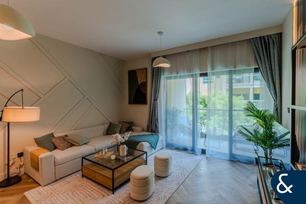 Modern Apartment | Balcony & Park Views