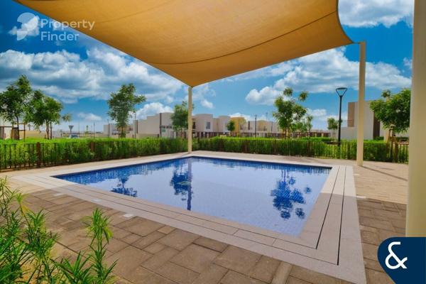 Vacant | Larger garden | Golf Course Living