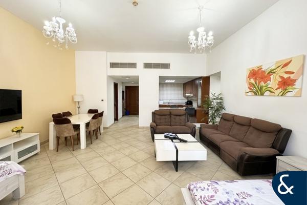 Corner Unit | Vacant On Transfer | Low Floor
