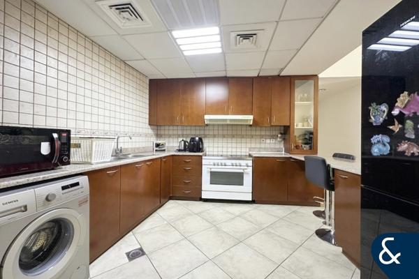 Corner Unit | Vacant On Transfer | Low Floor