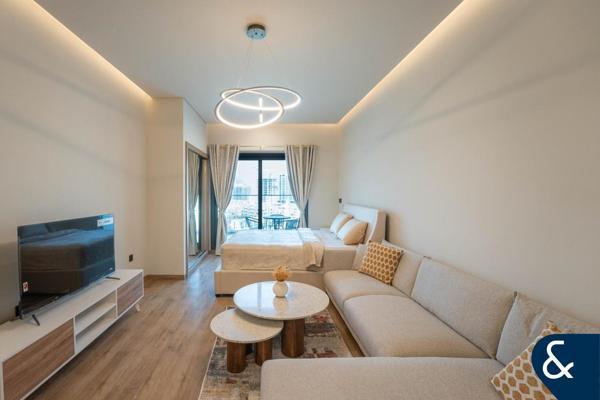 HIGH NET ROI | LARGE STUDIO | AVAILABLE NOW