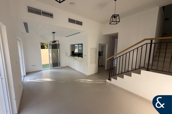 Vacant | Single Row Backing Park | Immaculate