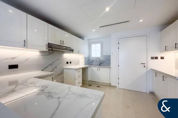 Upgraded | 3 Bedrooms | Maids | Lake View