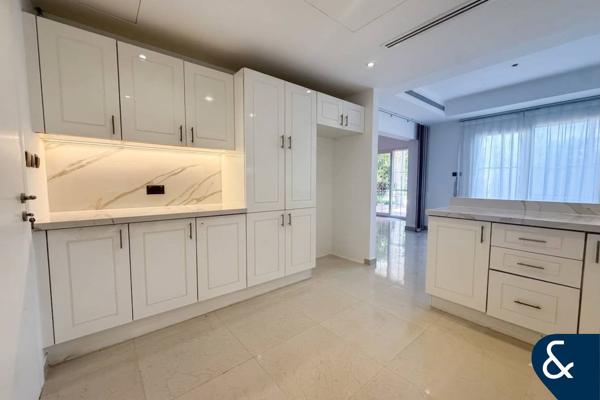 Upgraded | 3 Bedrooms | Maids | Lake View