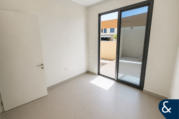 4 Bed | Corner unit | Maids Room | Large Plot