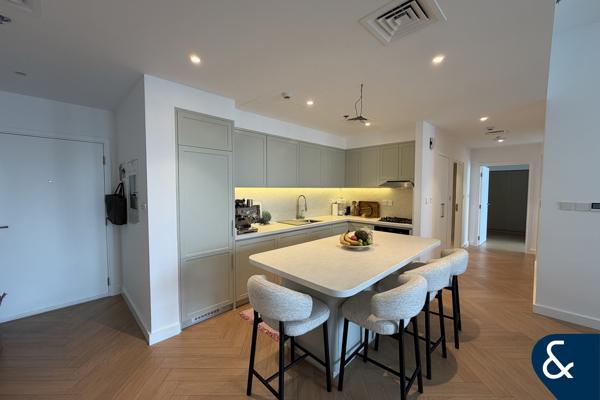 Fully Upgraded | 2 Bed | Prestige Finishing