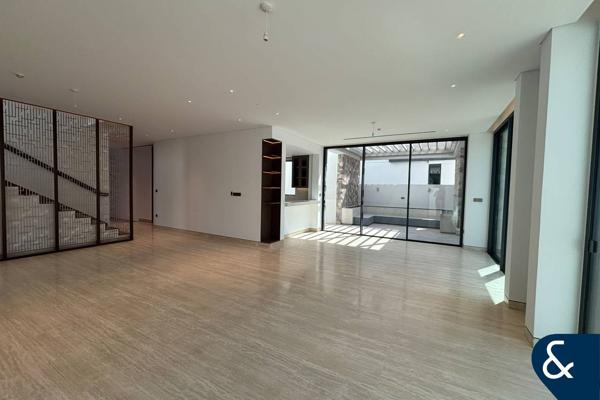 Prime Location | Mortgageable | Large Plot
