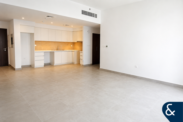 Two Bedrooms | Vacant | Sea Views |