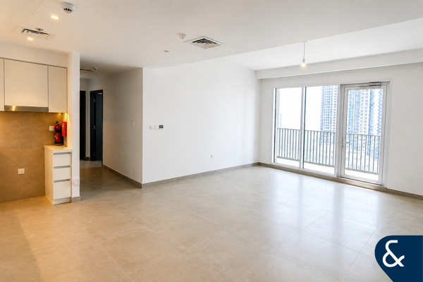 Two Bedrooms | Vacant | Sea Views |