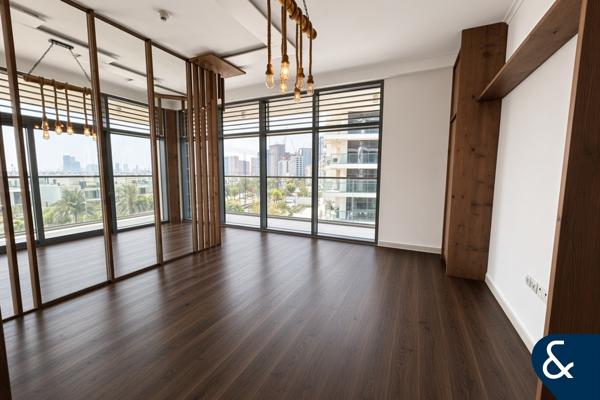 Large Corner Unit | Modern | 3 Beds + Maids