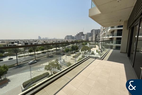 Vacant | Upgraded | 3BR | Villa & Park Facing